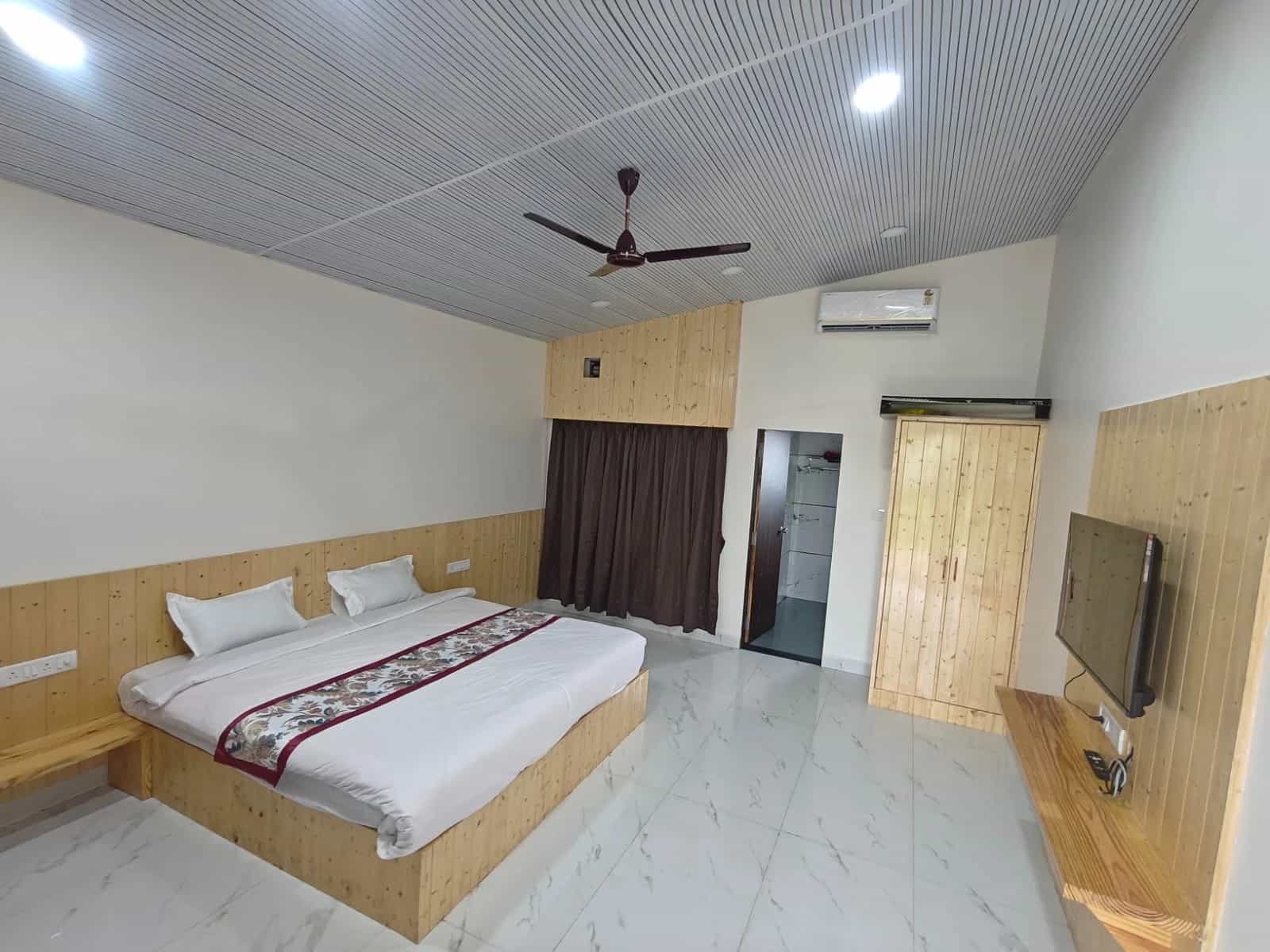 Rooms & Suites 1