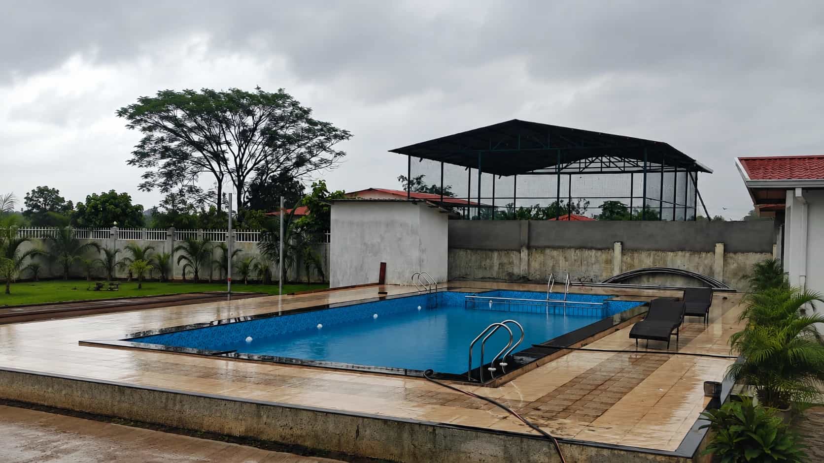 Pool & Wellness 3