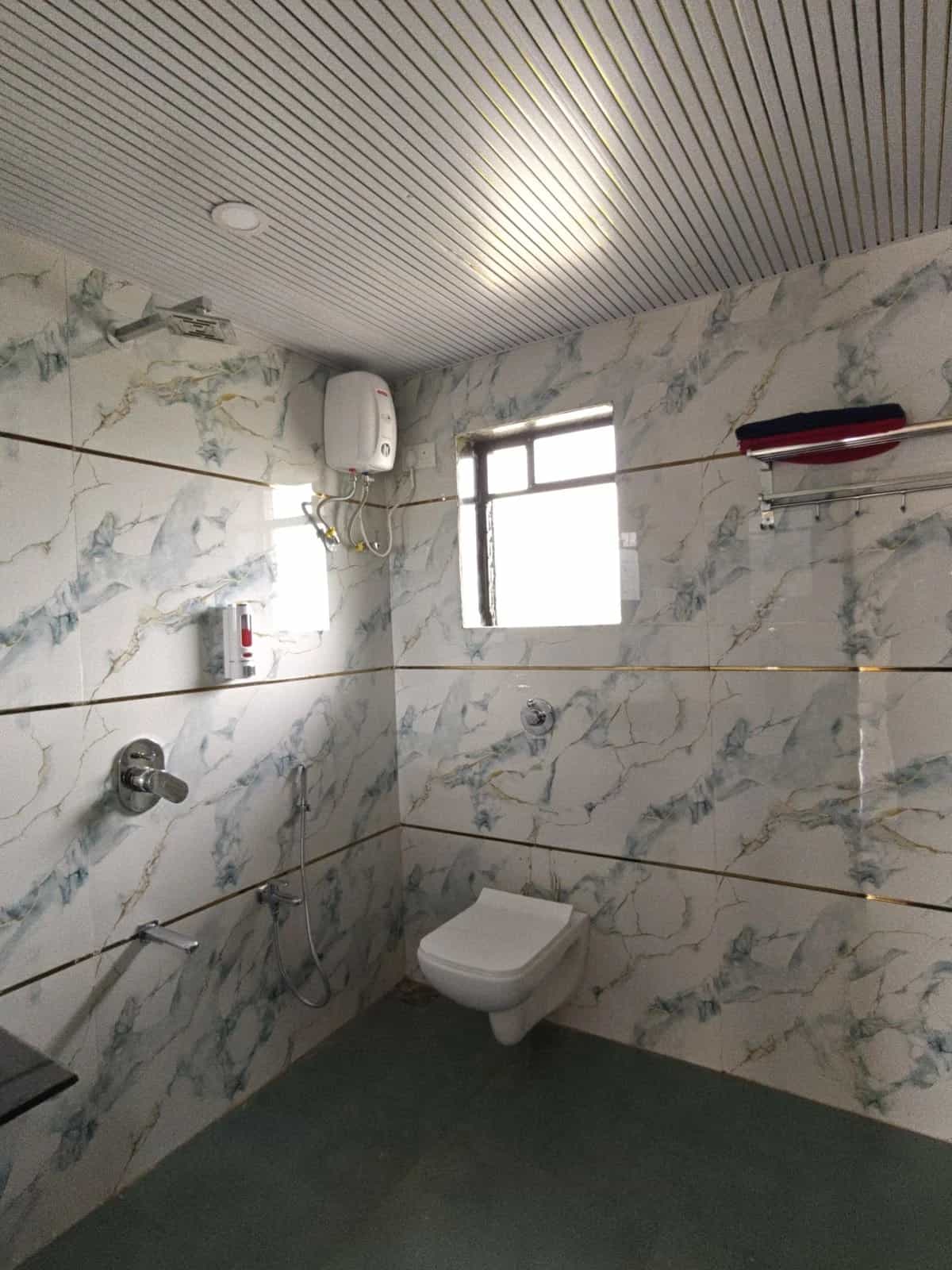 Bathrooms 4